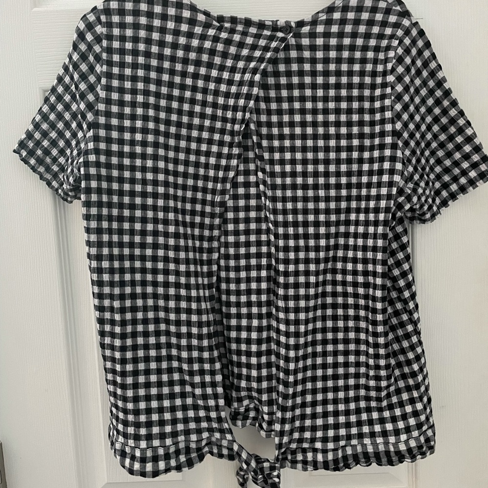 Too - Picture 2 of 2